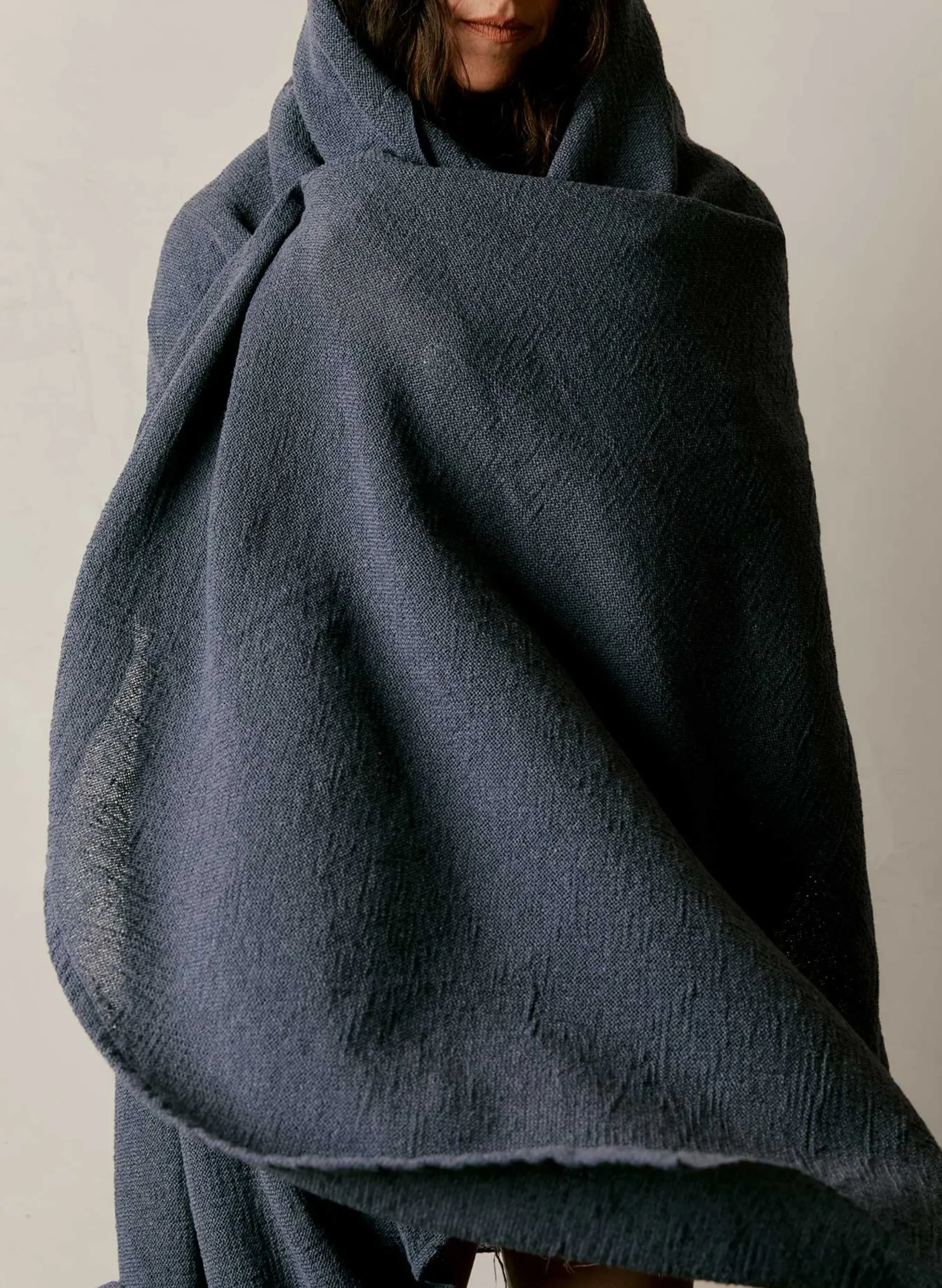 imogene + willie I+w X Family Heirloom Weavers Cotton Throw In Indigo|Women Home Goods|Home Goods