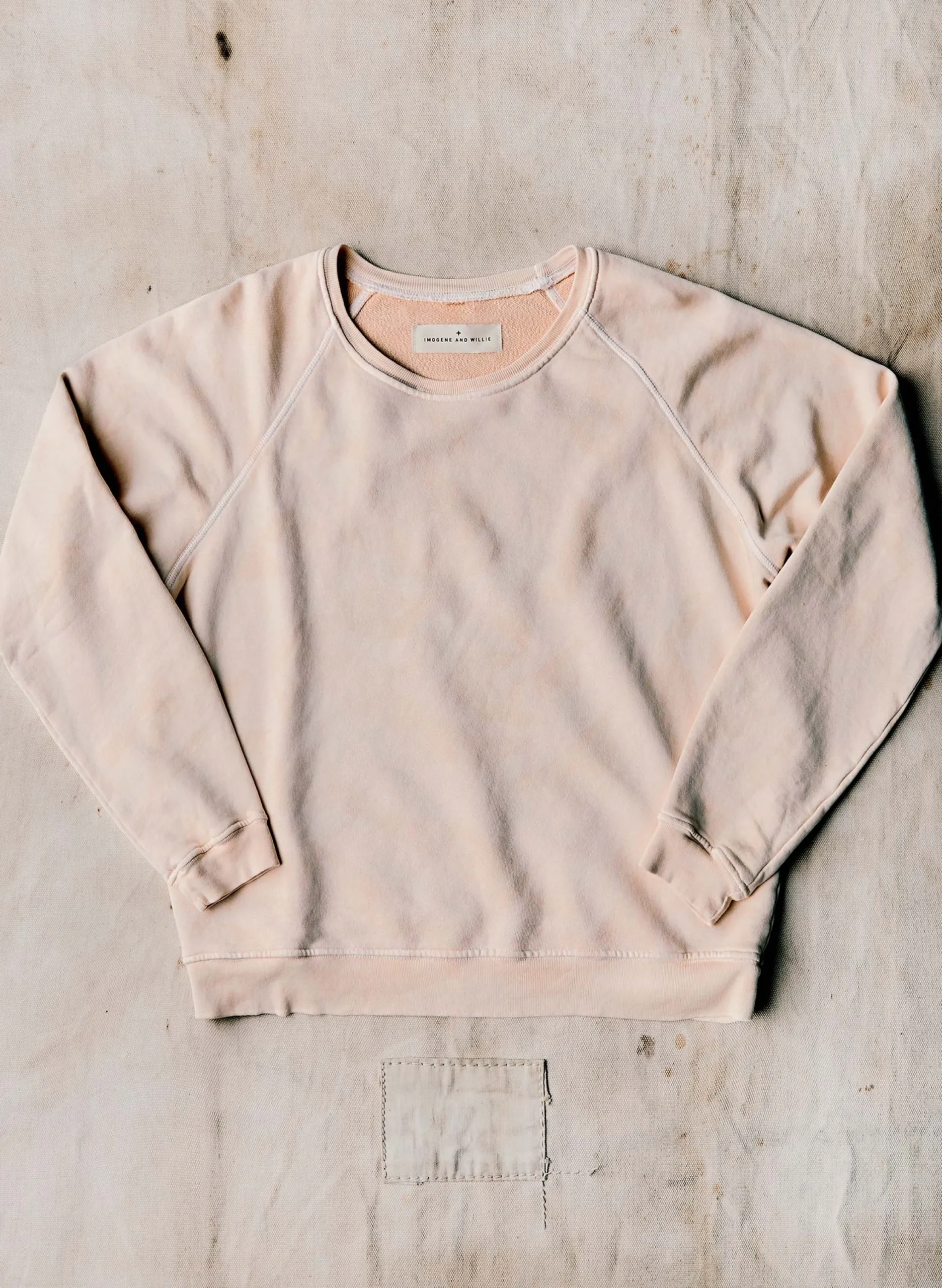 imogene + willie Lana Raglan Sweatshirt In Faded Pink|Women Knits & Sweaters