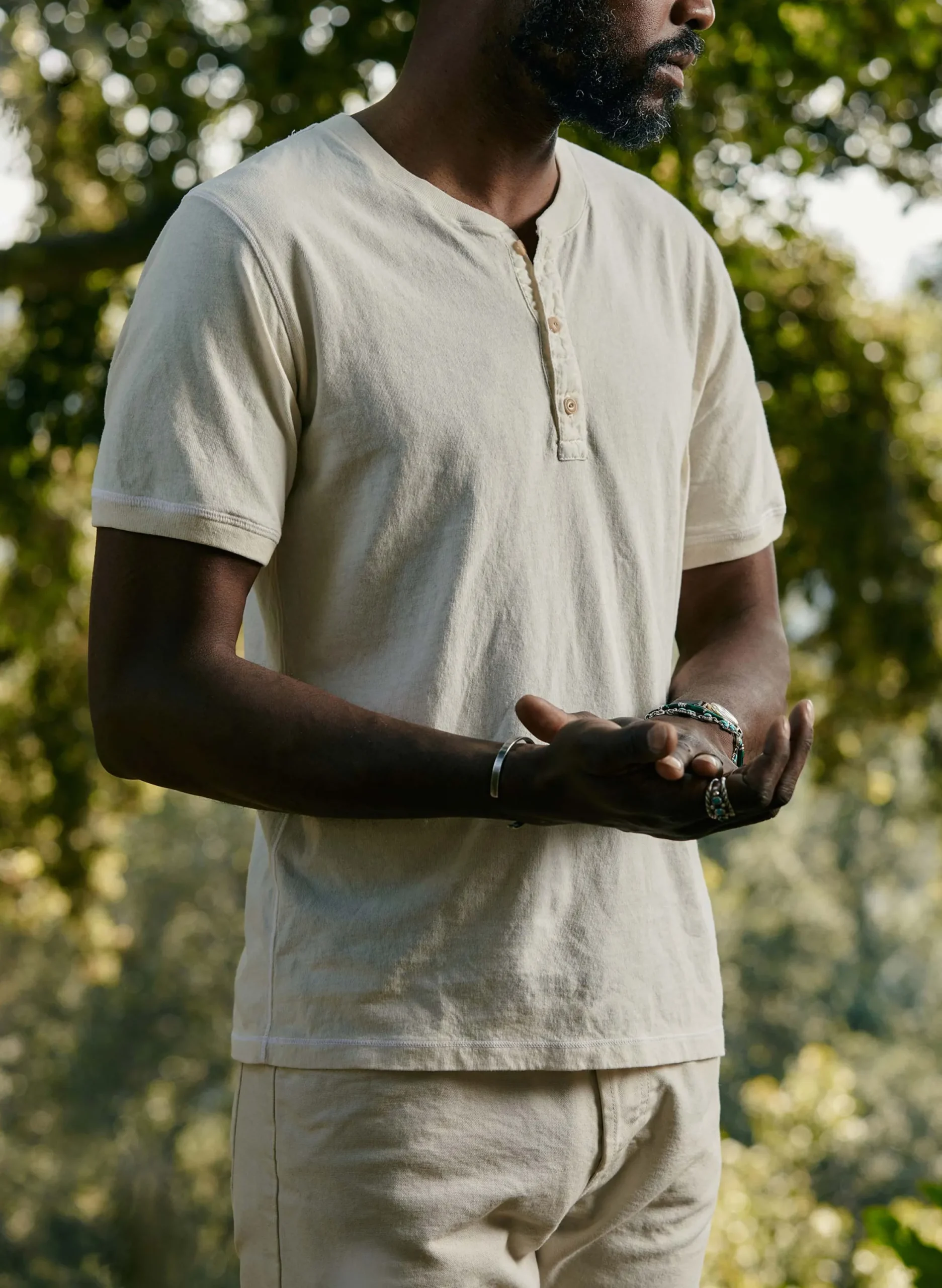 imogene + willie S/s Henley In White| Knits & Sweaters