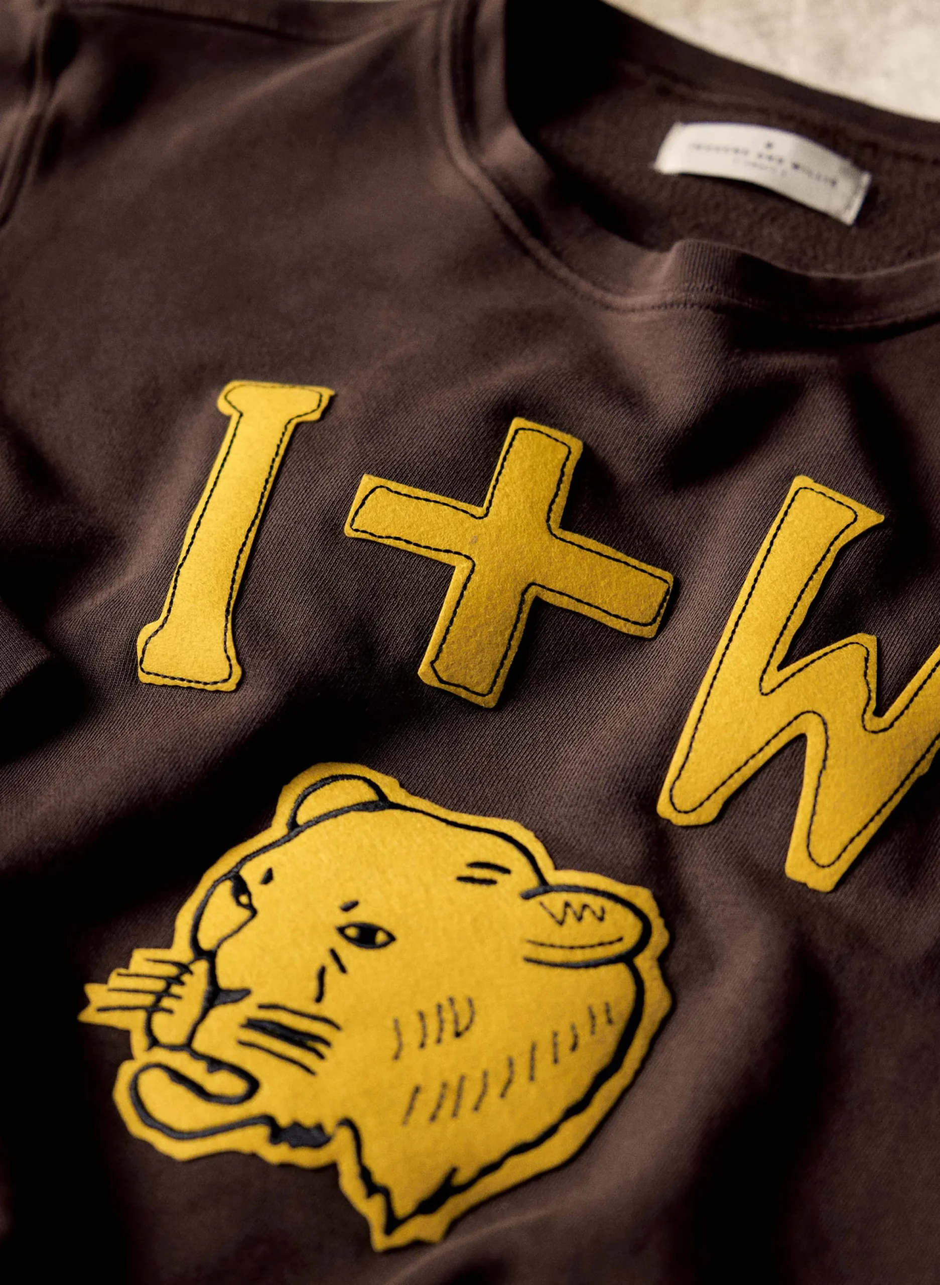 imogene + willie The "hellcat" Sweatshirt In Faded Brown|Women Knits & Sweaters|Knits & Sweaters