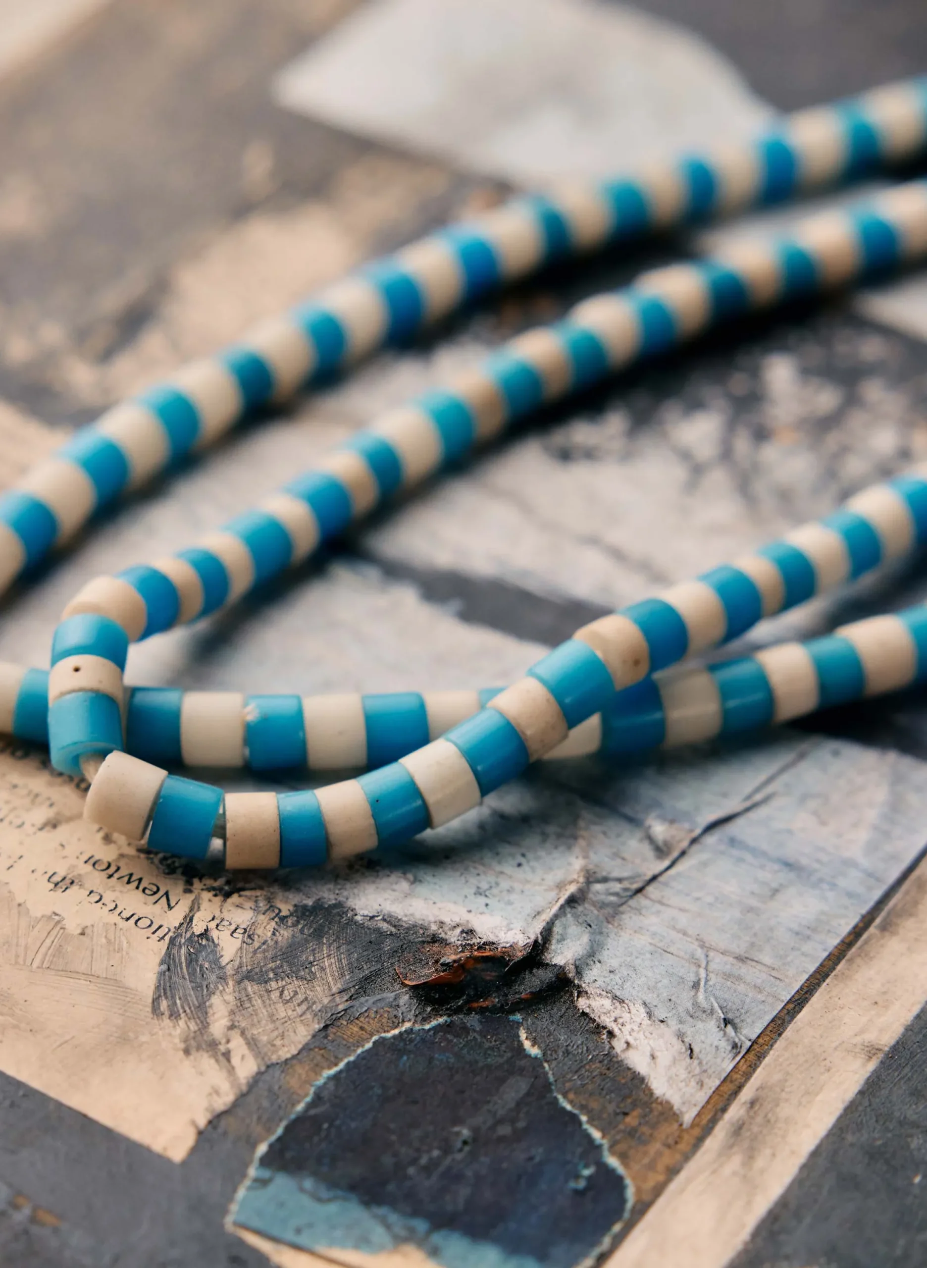 imogene + willie Vintage Striped Trade Bead Necklace|Women Accessories|Accessories